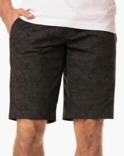 TravisMathew Men's Sneak A Peak Golf Shorts For Men Heather Grey Pinstripe